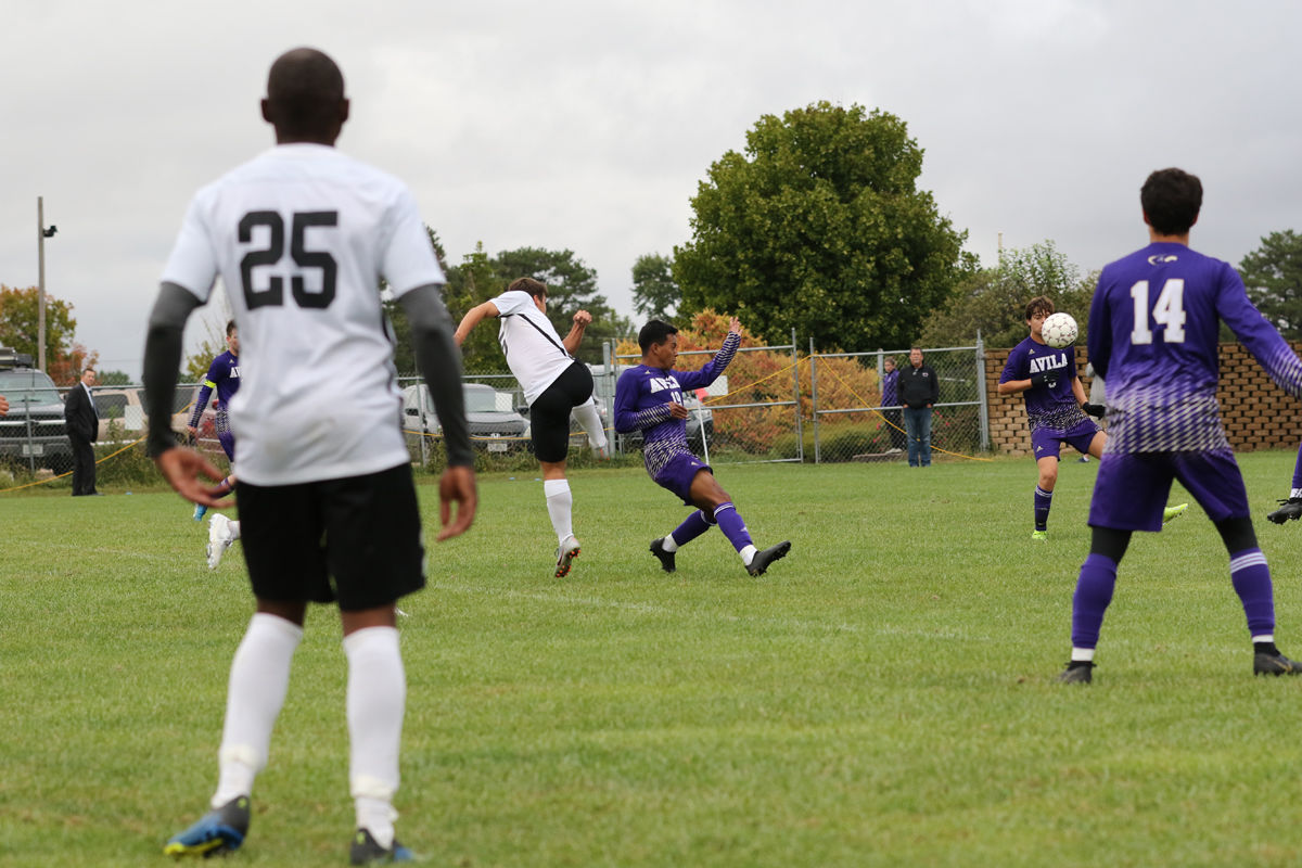 YC Mens Soccer vs Avila (75).JPG